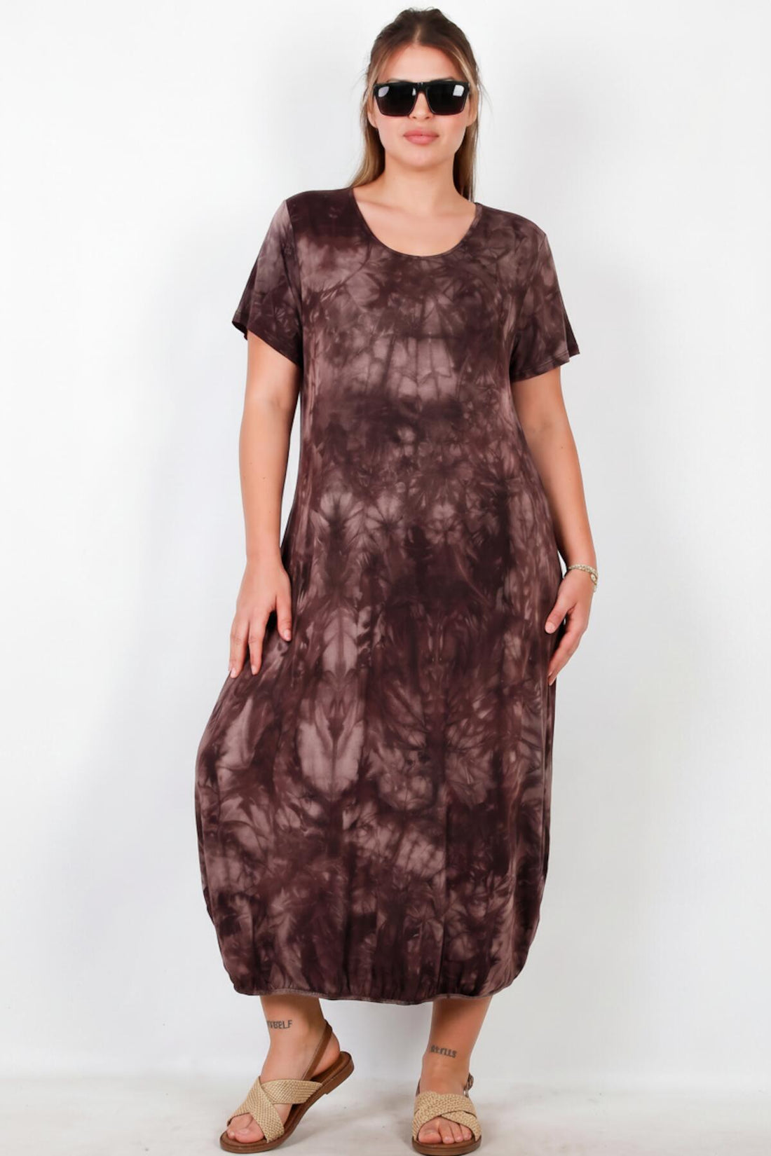Plus‑Size Kleid Kurzarm Mit Druckknopf Am Saum — Braun