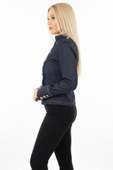 Denimjack Met Opstaande Kraag, Ritssluiting En Knopdetails — Donkerblauw