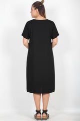 Plus - Size Kurzarmkleid Mit Kängurutasche – Schwarz