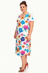 V‑Ausschnitt Kleid (Große Größen) Mit Muster — Ecru