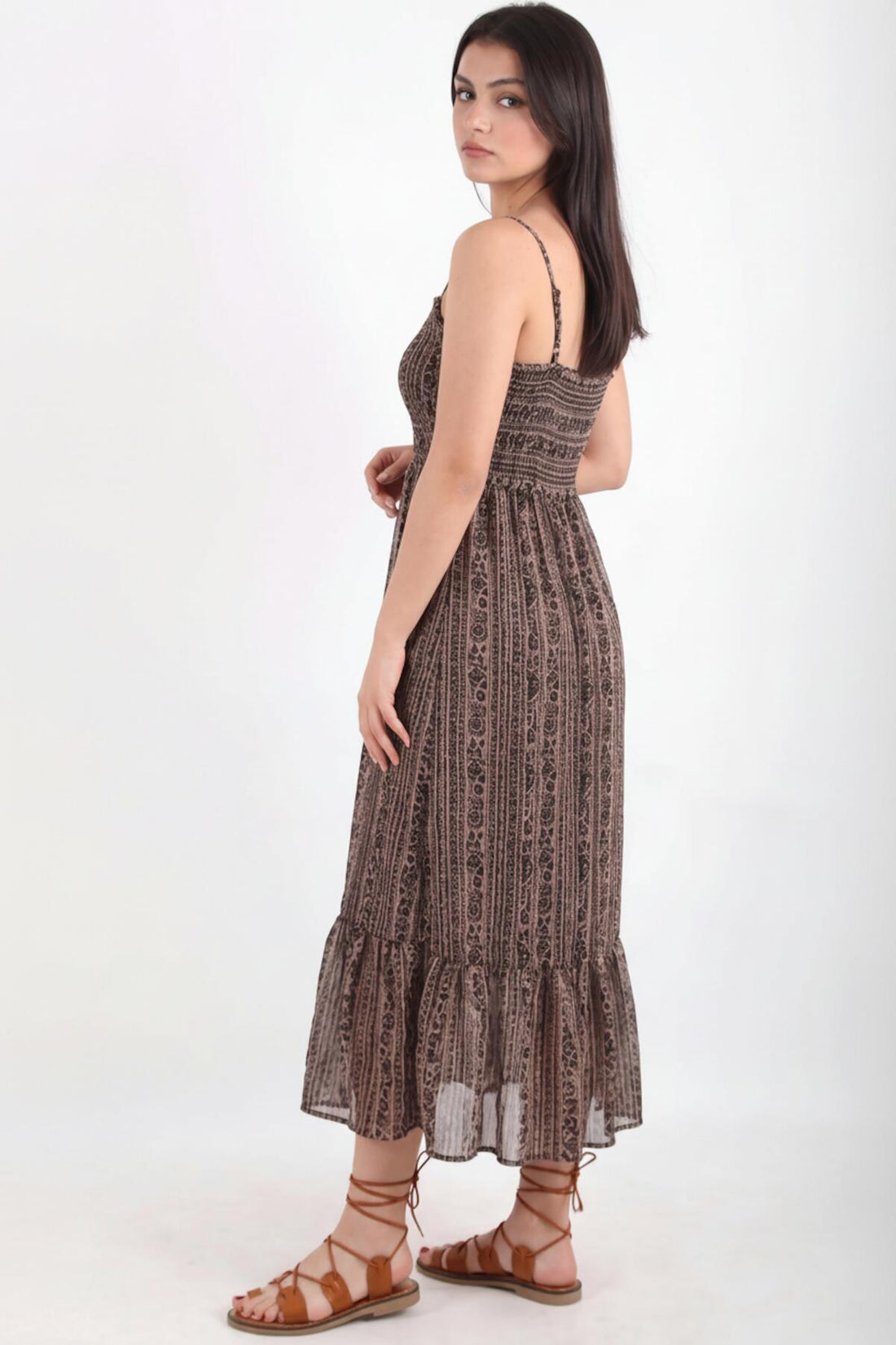 Braunes Trägerkleid Mit Elastikbund