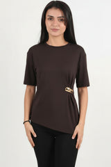 Bruine Blouse Met Accessoire - Detail