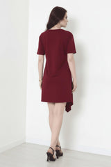 Korte Jurk Met Accessoiredetail – Bordeaux
