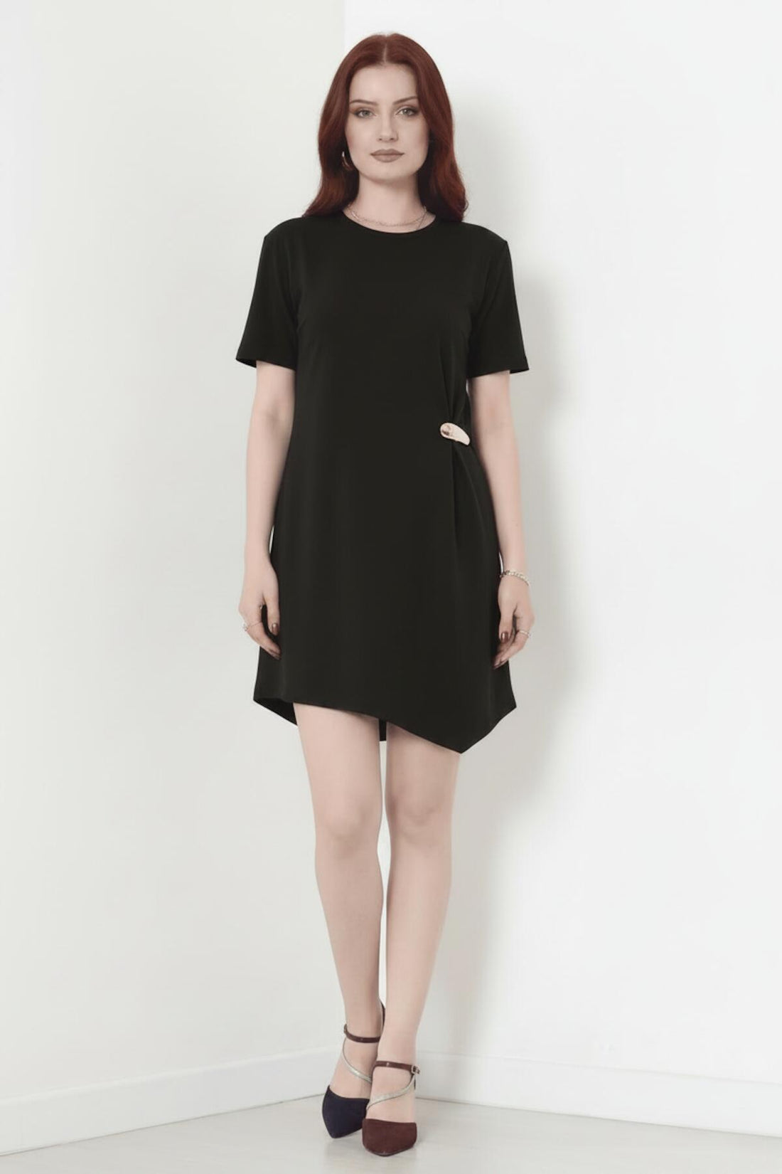 Korte Jurk Met Accessoiredetail – Zwart
