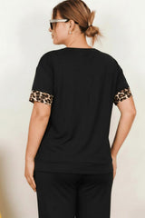 Plus - Size Set Met Luipaardprint En Steentjes, Korte Mouwen — Luipaard