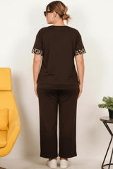 Plus - Size Set Met Luipaardprint En Steentjes, Korte Mouwen — Bruin