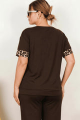 Plus - Size Set Met Luipaardprint En Steentjes, Korte Mouwen — Bruin