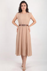 Jurk Met Schoudervulling En Smalle Taille - Elastiek — Beige