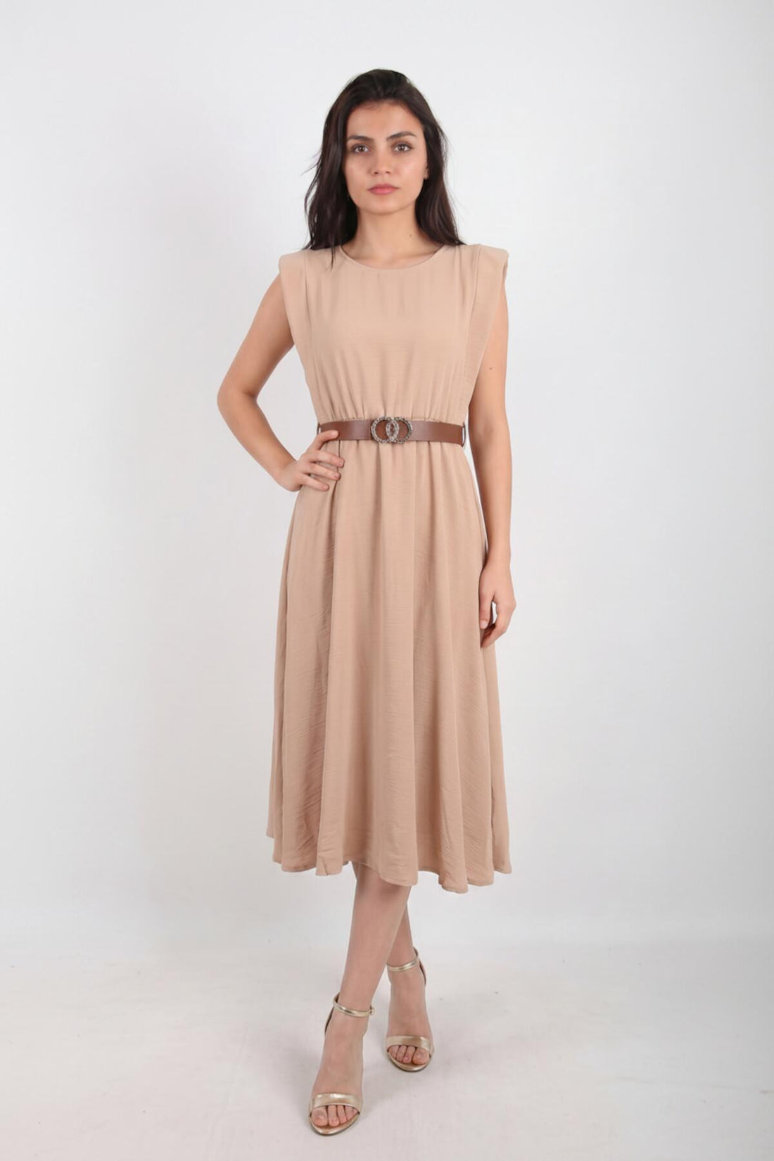 Jurk Met Schoudervulling En Smalle Taille - Elastiek — Beige