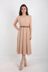 Jurk Met Schoudervulling En Smalle Taille - Elastiek — Beige
