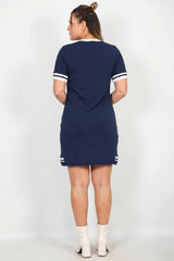 Plus‑Size V‑Ausschnitt‑Kleid Mit Streifendetail — Marine