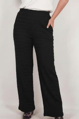 Plus - Size Wijdvallende Broek Met Golfdessin — Zwart
