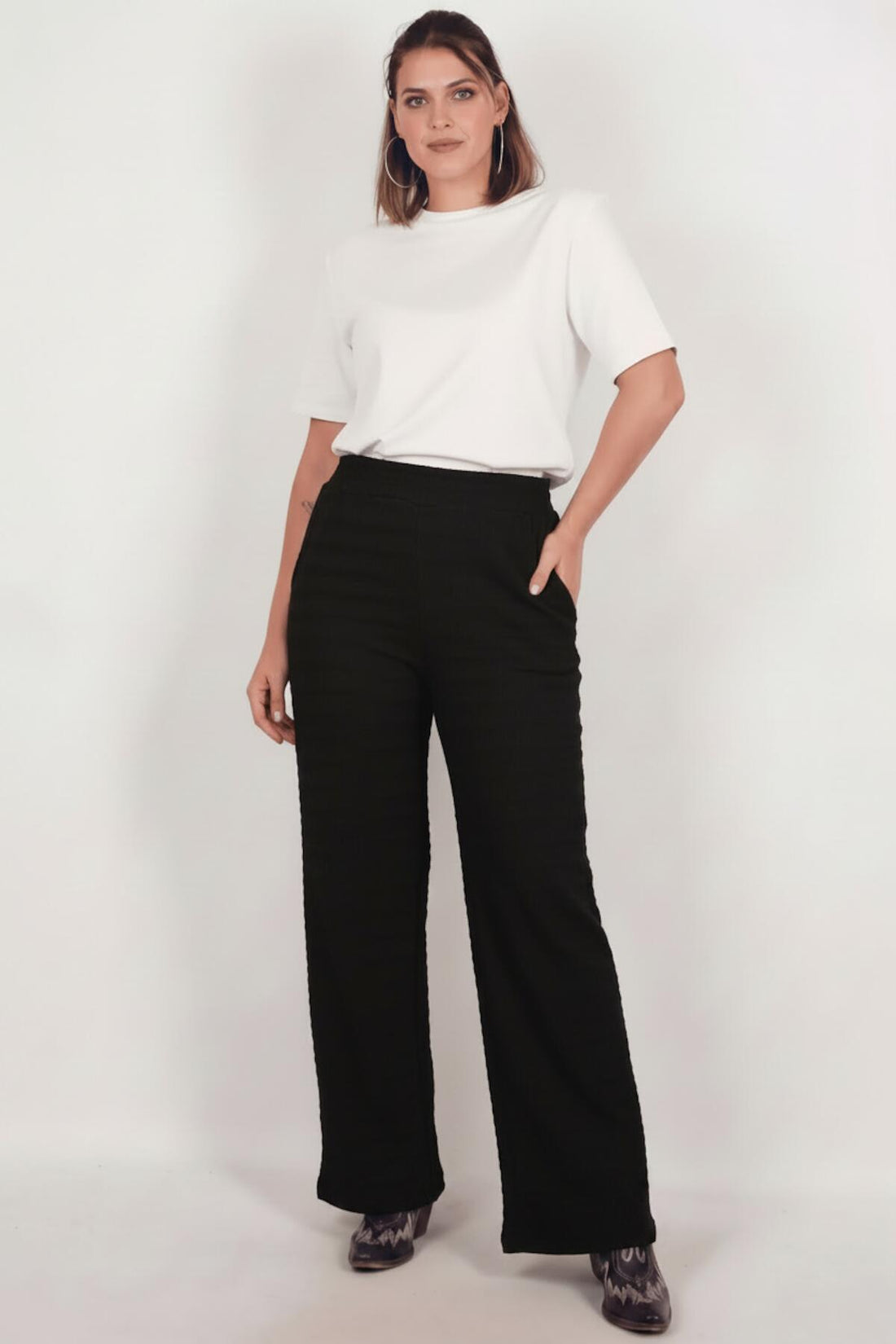 Plus - Size Wijdvallende Broek Met Golfdessin — Zwart