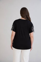 Plus‑Size V‑Hals Jersey Top Met Geborduurde Tulemouwen — Zwart
