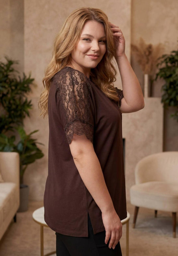 Blouse Met Kantdetail, Grote Maat — Bruin