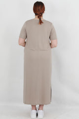 Plus - Size Losvallende Jurk Met Ronde Hals En Lange Mouwen — Stone