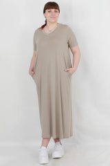 Plus - Size Losvallende Jurk Met Ronde Hals En Lange Mouwen — Stone