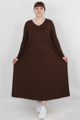 Plus - Size Lockeres Kleid Mit Rundhalsausschnitt, Lange Ärmel — Braun