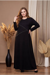 Langes Kleid In Großen Größen Mit Asymmetrischen Stein - Und Spitzendetails — Schwarz