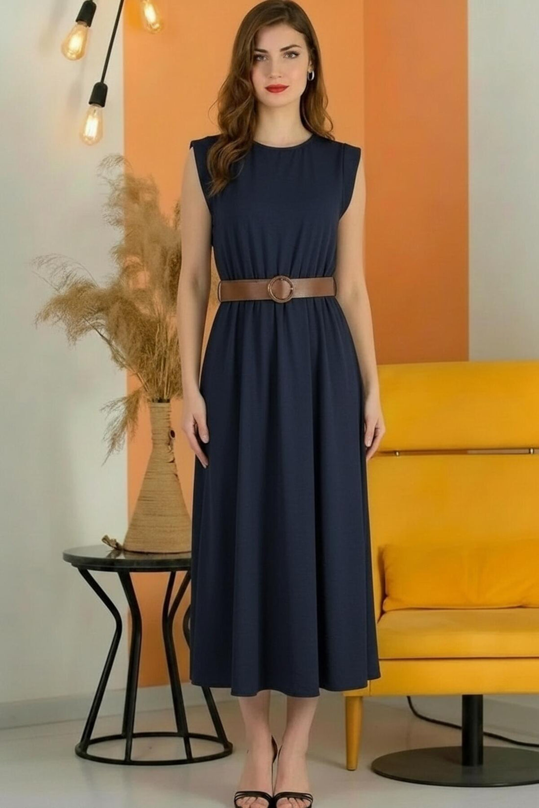 Midi - Jurk Met Gewatteerde Schouders En Smalle Elastische Taille — Navy