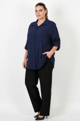 Plus‑Size Blouse Met Omgeslagen Mouwen — Indigo