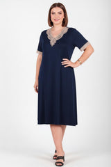 Robe Grande Taille À Encolure V Et Détails En Crochet — Bleu Marine