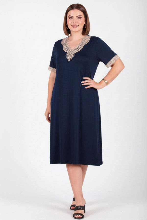 Plus - Size Jurk Met V‑Hals En Gehaakte Details – Marineblauw