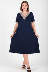 Robe Grande Taille À Encolure V Et Détails En Crochet — Bleu Marine