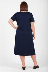 Robe Grande Taille À Encolure V Et Détails En Crochet — Bleu Marine