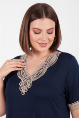 Robe Grande Taille À Encolure V Et Détails En Crochet — Bleu Marine