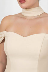 Plus‑Size Krepe Avondjurk Met Sjaal En Tule Rok — Beige
