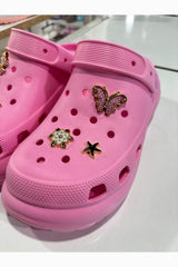 Met Broche Versierde Clogs — Roze