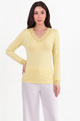 V - Halsblouse Met Kantdetail, Geel