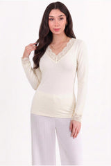 V - Halsblouse Met Kantdetail, Offwhite