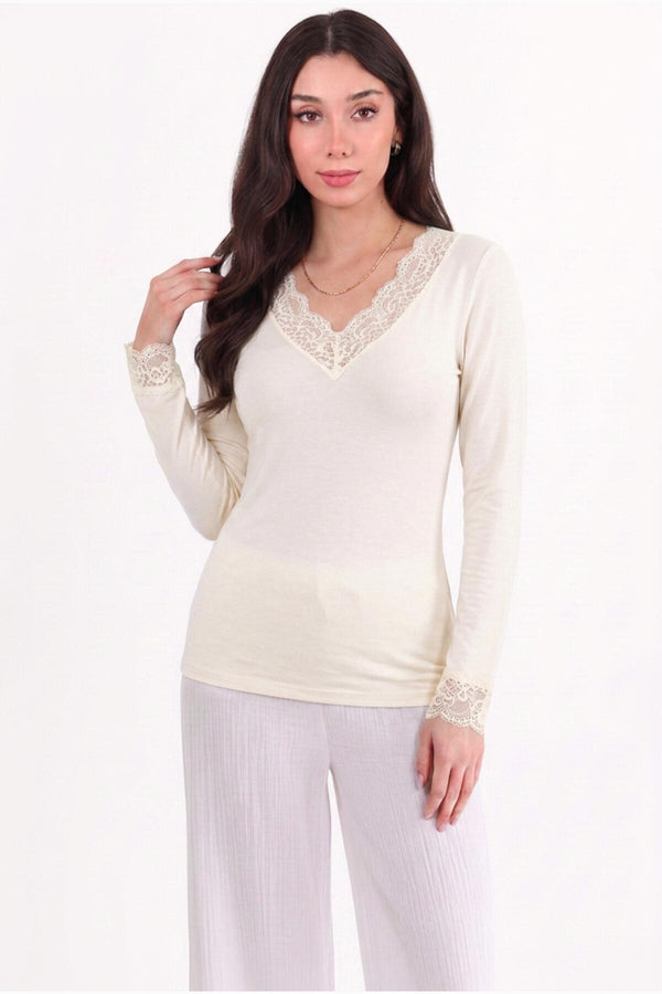 V - Halsblouse Met Kantdetail, Offwhite