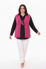 Plus - Size Gebreid Gilet Met Taillestrik — Fuchsia