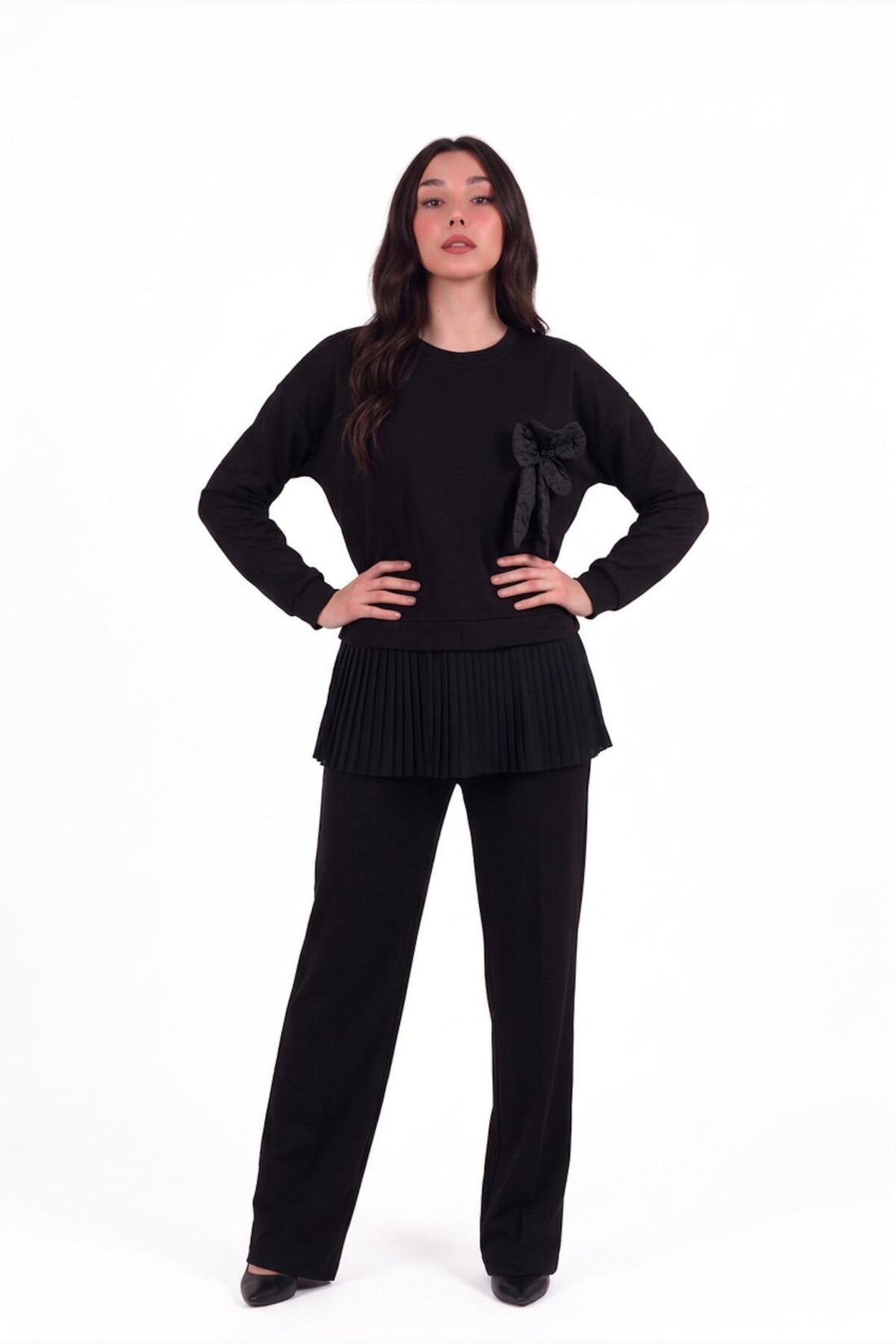 Ensemble Deux - Pièces Plissé Avec Broche Fleurie - Noir