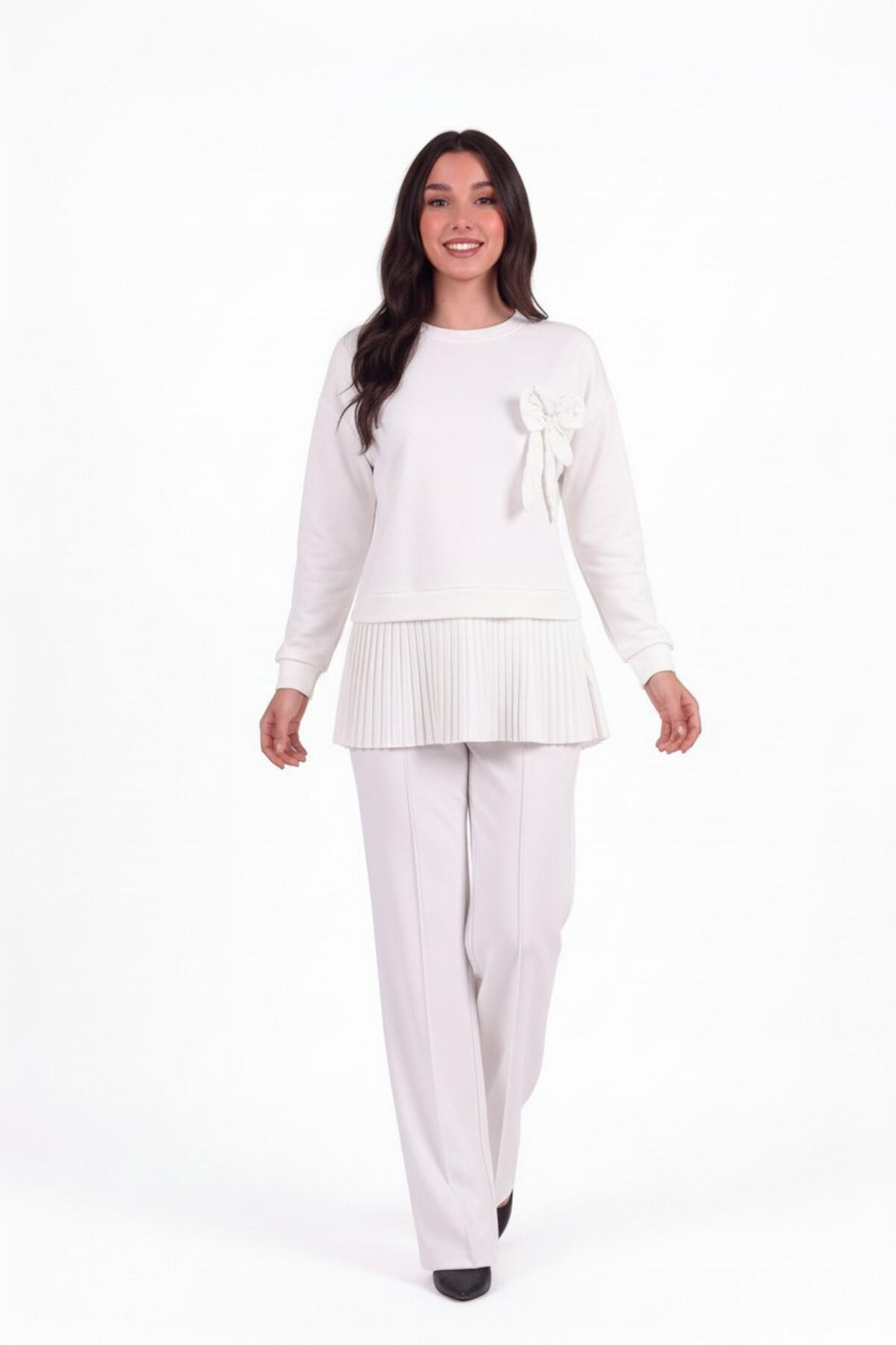 Ensemble Pantalon Deux‑Pièces Plissé Avec Broche Fleurie — Écru