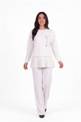 Ensemble Pantalon Deux‑Pièces Plissé Avec Broche Fleurie — Écru