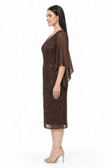 Robe De Soirée Midi Grande Taille Avec Détails En Chiffon — Marron