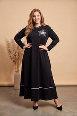 Plus‑Size Dress With Rose‑Patterned Neckline — Black