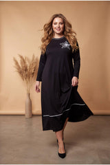 Plus‑Size Dress With Rose‑Patterned Neckline — Black