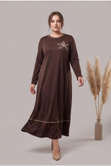Robe Grande Taille À Col Orné De Roses — Marron
